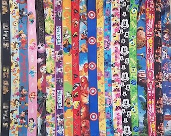 lanyards vs bags for pin trading